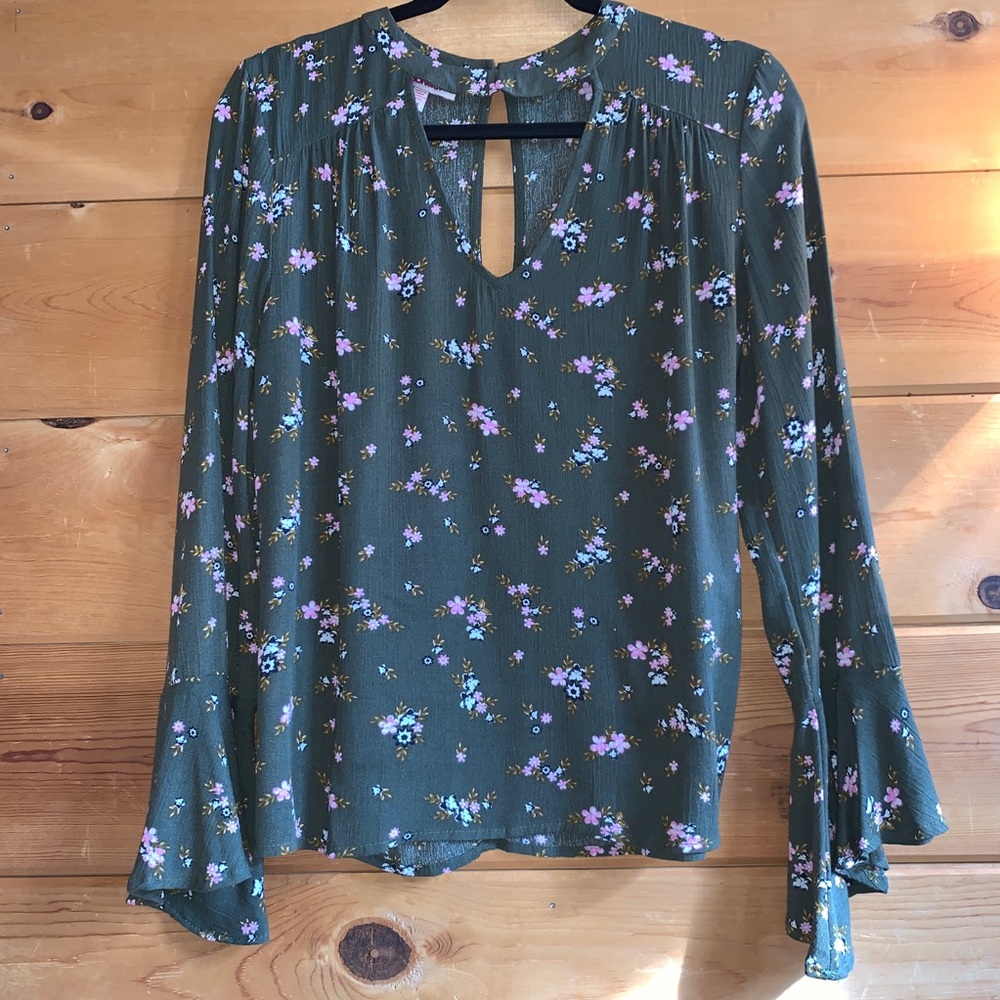 Bongo Tiny Floral Print Boho Bell Sleeve Top